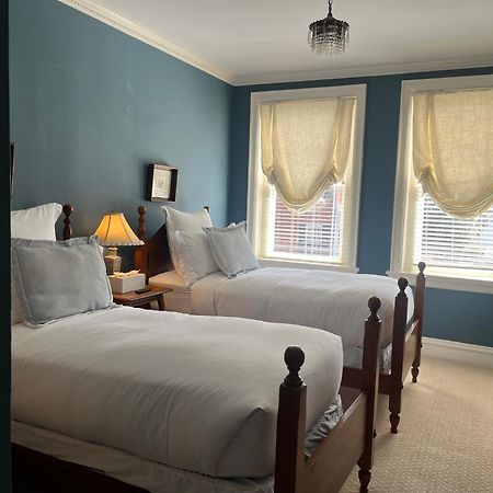 Ironclad Inn And Bourbon Room Fredericksburg Exteriér fotografie
